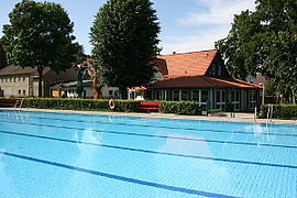 Outdoor-swimming