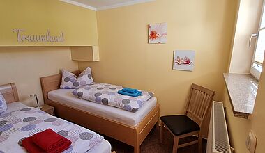 2. Schlafzimmer